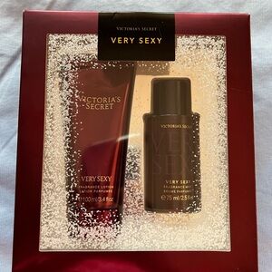 Victoria’s Secret Very Sexy Lotion/Mist Set